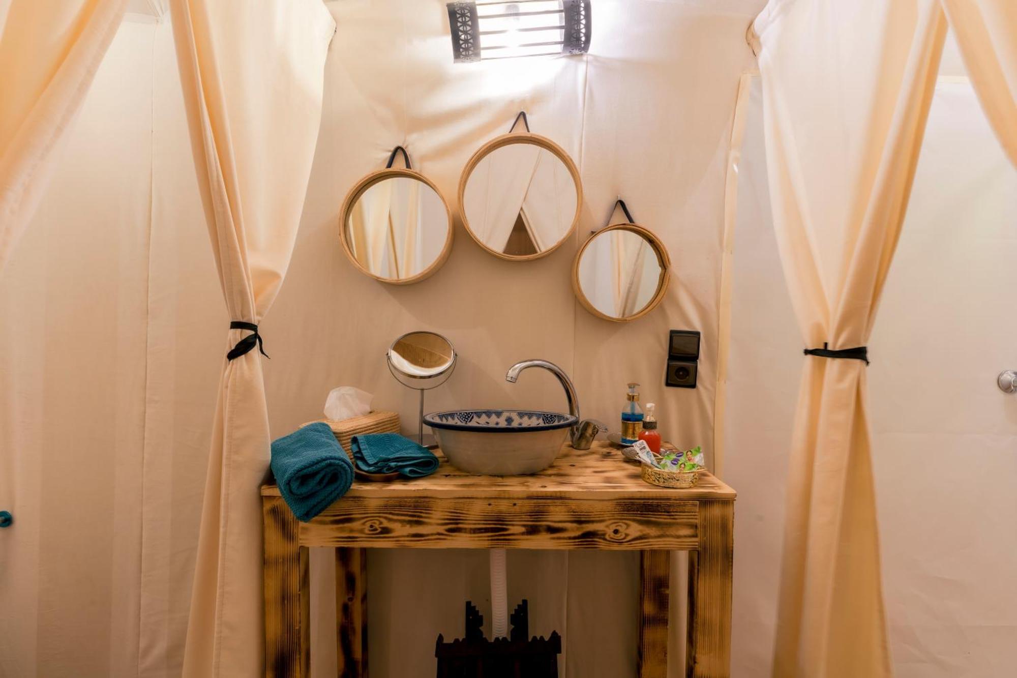 Soleil Camp & Camel Trekking Hotel Мерцуга Екстериор снимка